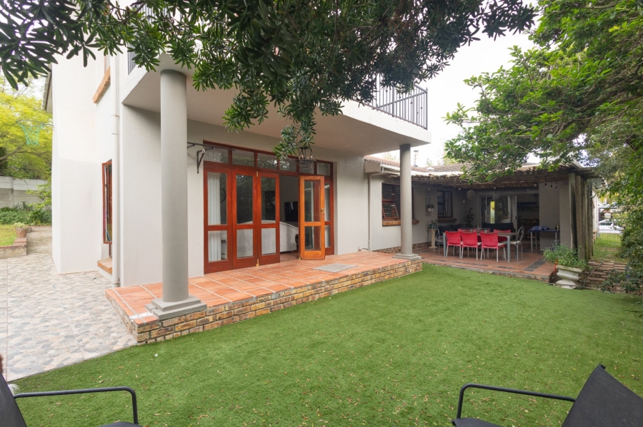 To Let 5 Bedroom Property for Rent in Vierlanden Western Cape